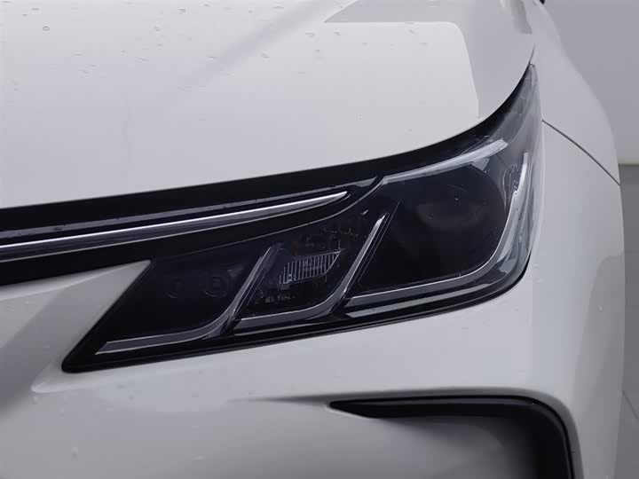 Фото 7 - Toyota Corolla