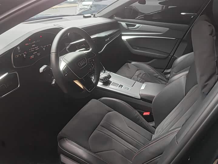 Фото 9 - Audi A6L