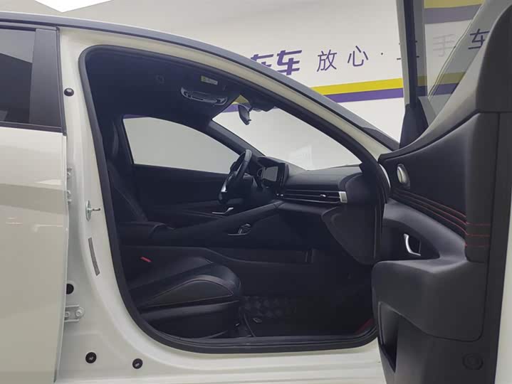 Фото 8 - Hyundai Elantra N line