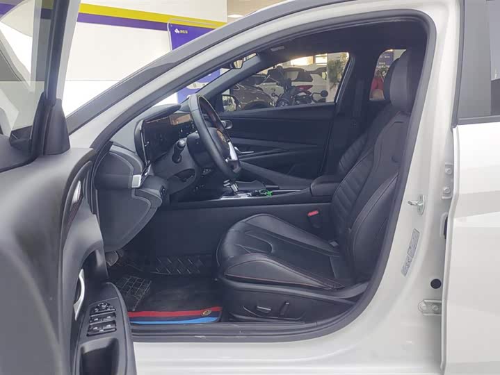 Фото 9 - Hyundai Elantra N line