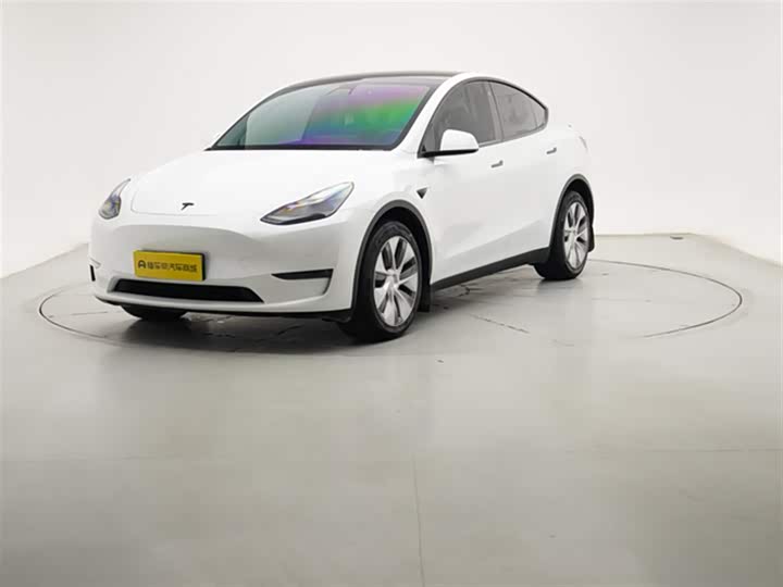 Фото 2 - Tesla Model Y
