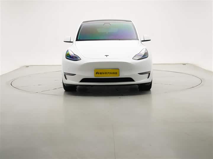 Фото 3 - Tesla Model Y
