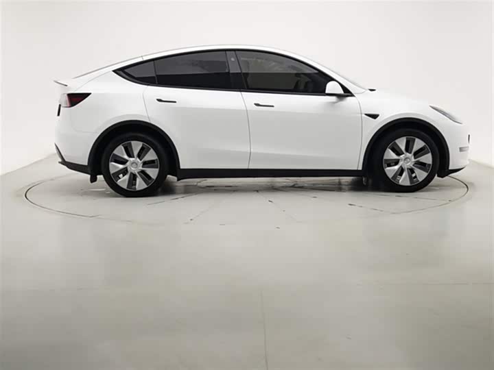 Фото 9 - Tesla Model Y