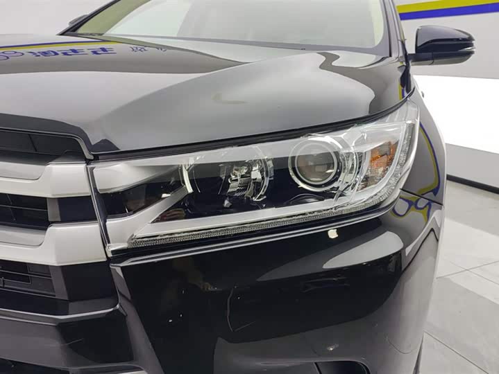 Фото 5 - Toyota Highlander