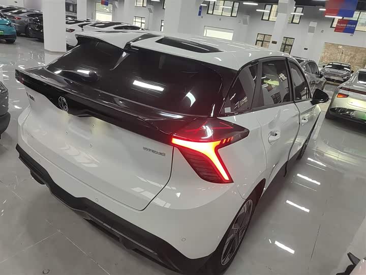 Фото 7 - MG Motor 4 EV