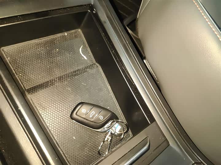 Фото 9 - MG Motor 4 EV