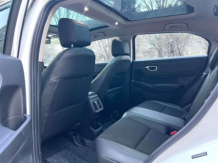 Фото 8 - Honda Vezel