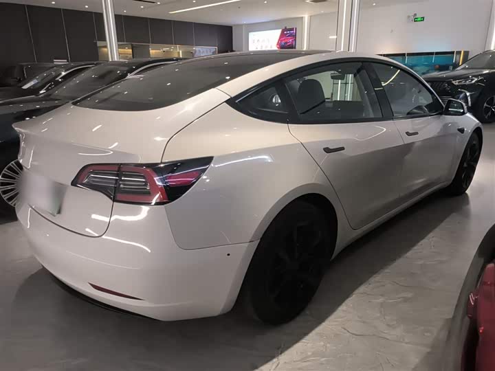 Фото 7 - Tesla Model 3