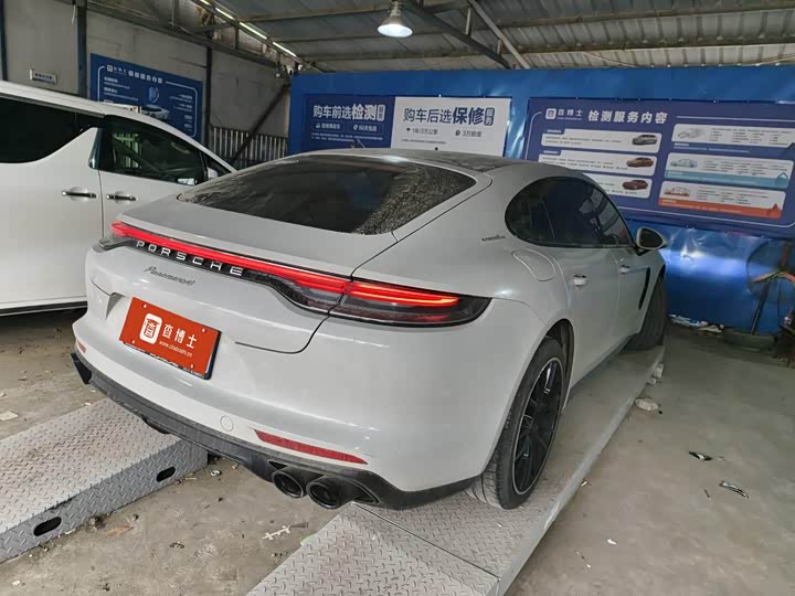 Фото 5 - Porsche Panamera