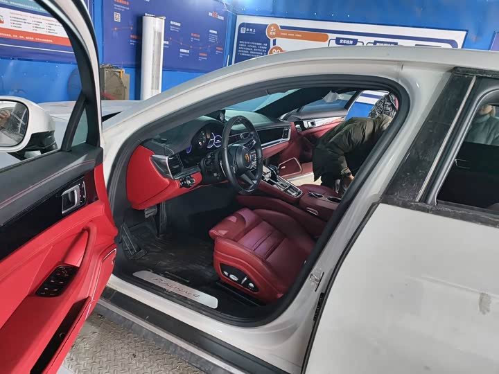 Фото 6 - Porsche Panamera