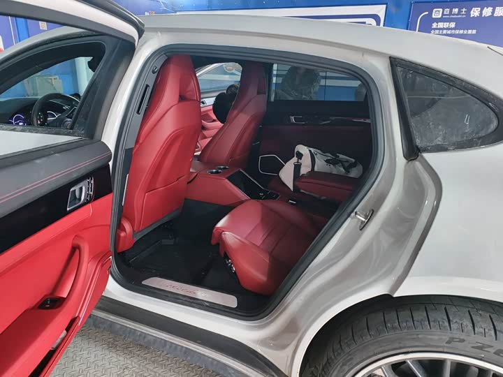 Фото 7 - Porsche Panamera