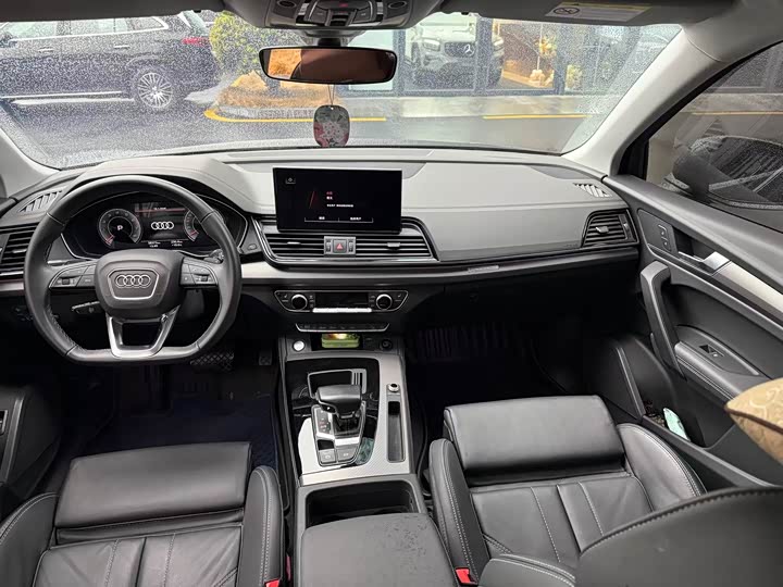 Фото 5 - Audi Q5L