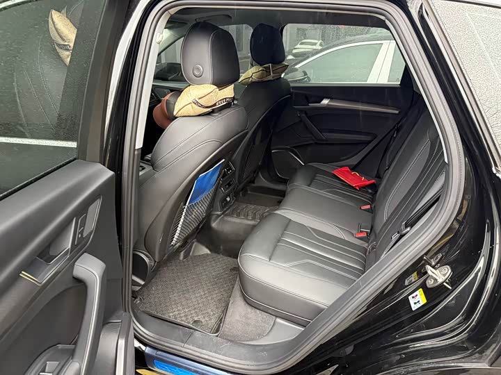 Фото 9 - Audi Q5L