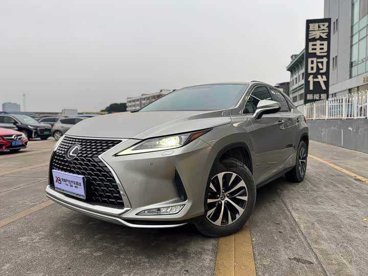 Фото 1 - Lexus RX