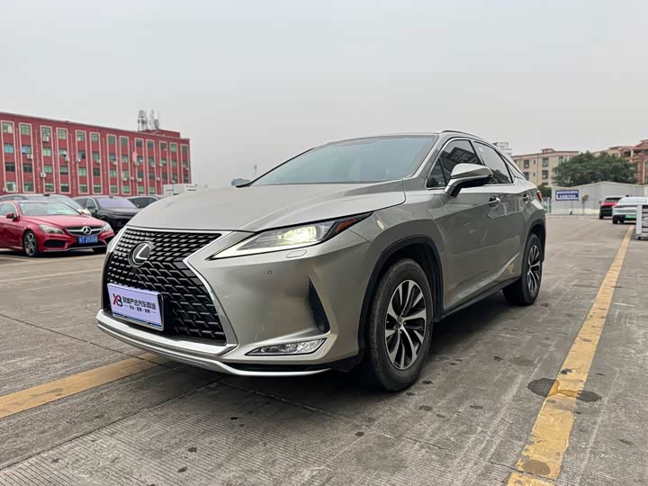Фото 2 - Lexus RX