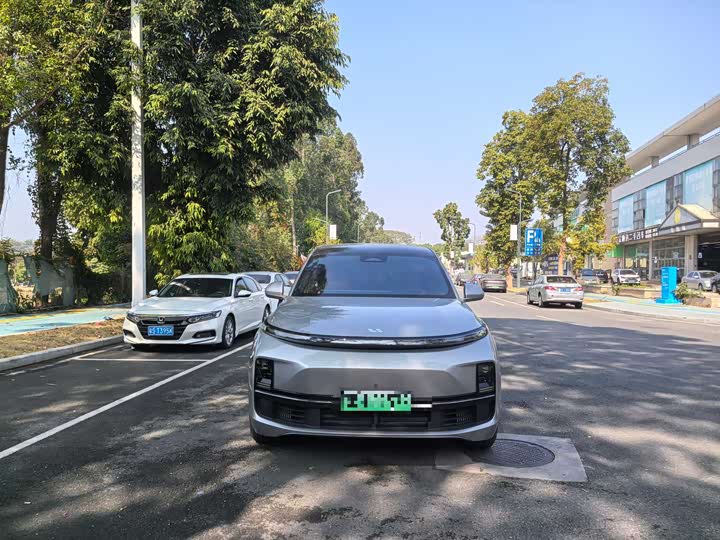 Фото 2 - LiXiang L8