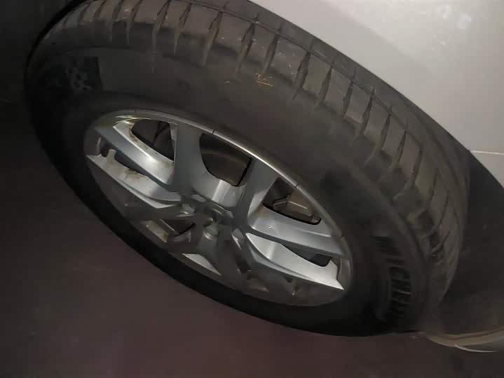 Фото 6 - Volvo XC60