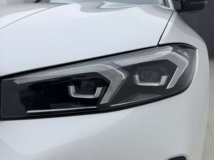 Фото 8 - BMW 3 Series