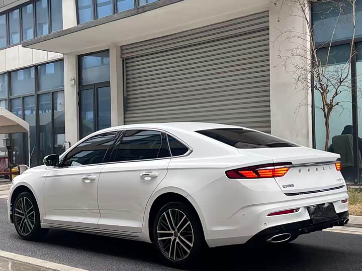 Фото 5 - Geely Preface