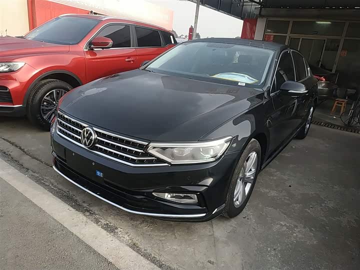 Фото 1 - Volkswagen Magotan