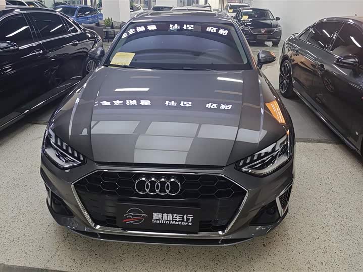 Фото 2 - Audi A4