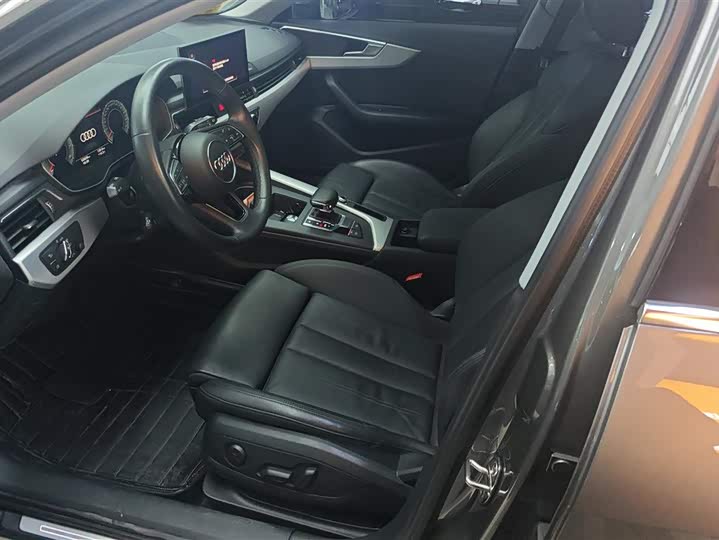 Фото 9 - Audi A4