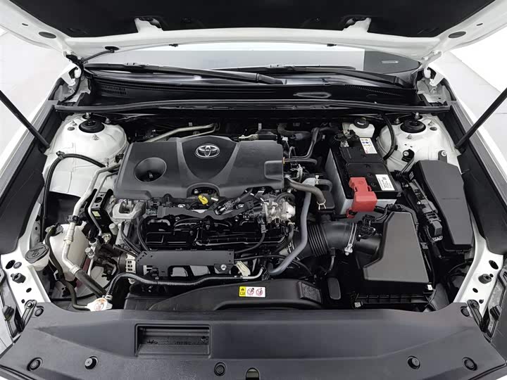 Фото 6 - Toyota Camry