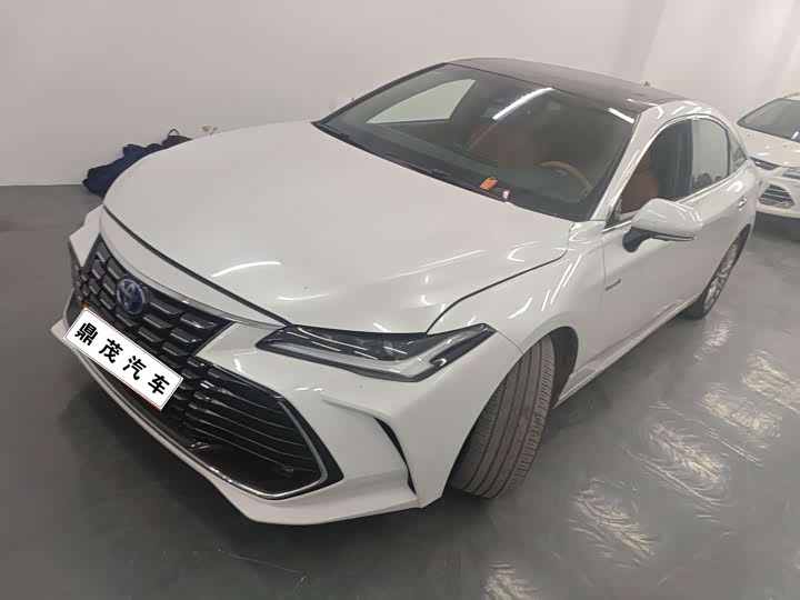 Фото 1 - Toyota Avalon