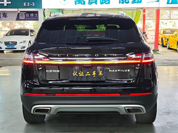 Фото 6 - Lincoln Nautilus