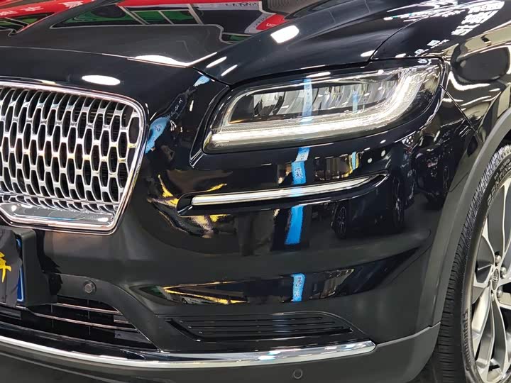 Фото 9 - Lincoln Nautilus