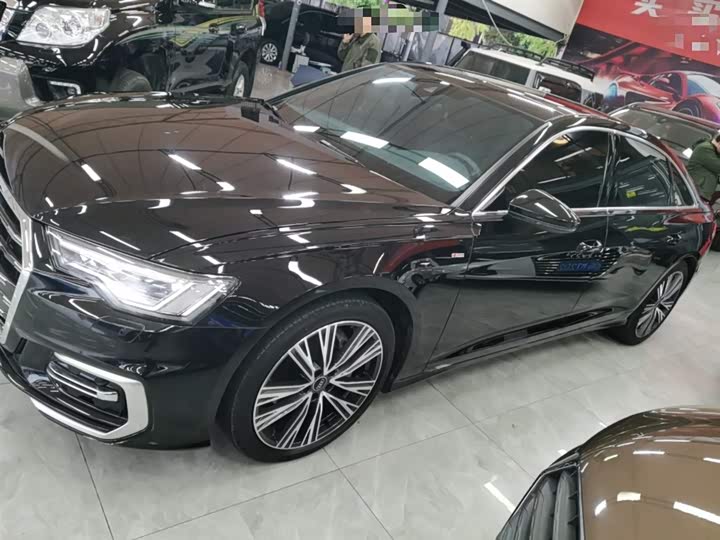 Фото 5 - Audi A6L