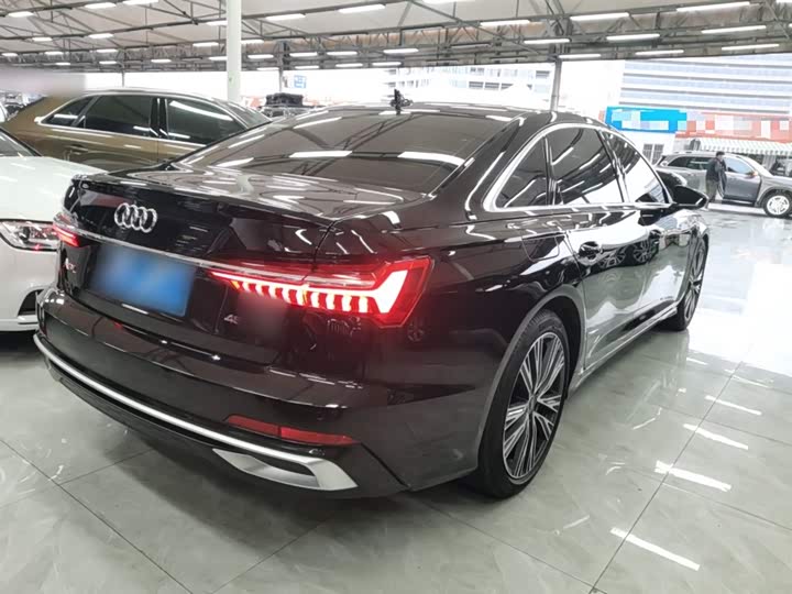 Фото 7 - Audi A6L