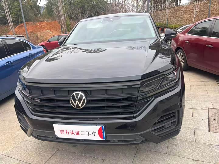 Фото 2 - Volkswagen Touareg