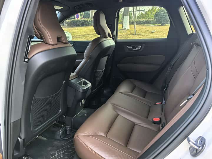 Фото 7 - Volvo XC60