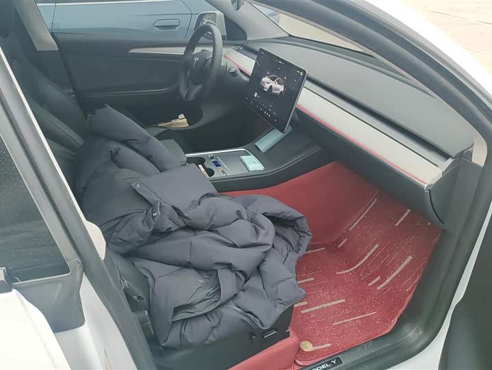 Фото 8 - Tesla Model Y