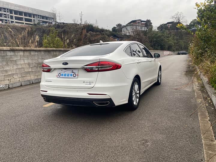 Фото 6 - Ford Mondeo