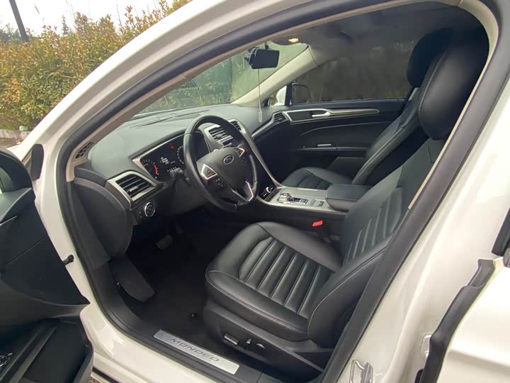 Фото 8 - Ford Mondeo