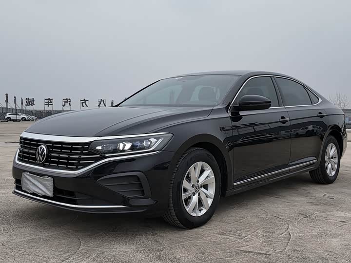 Фото 1 - Volkswagen Passat