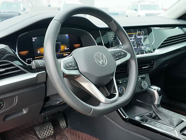 Фото 8 - Volkswagen Passat