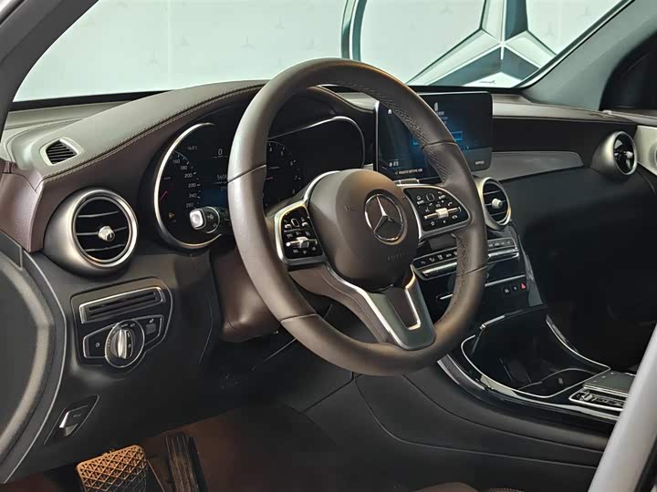 Фото 9 - Mercedes-Benz GLC-Class