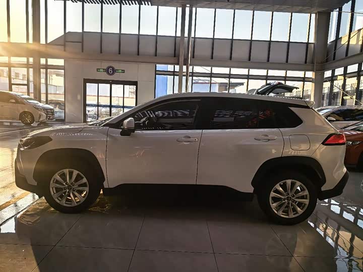 Фото 3 - Toyota Corolla Cross