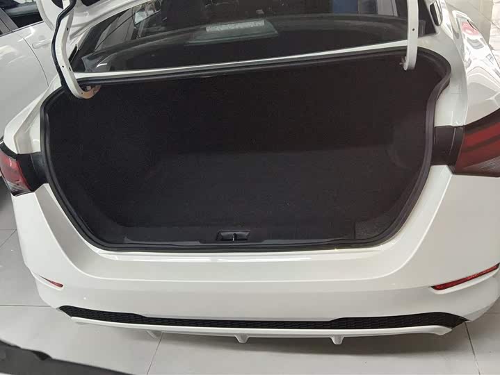 Фото 4 - Nissan Sylphy