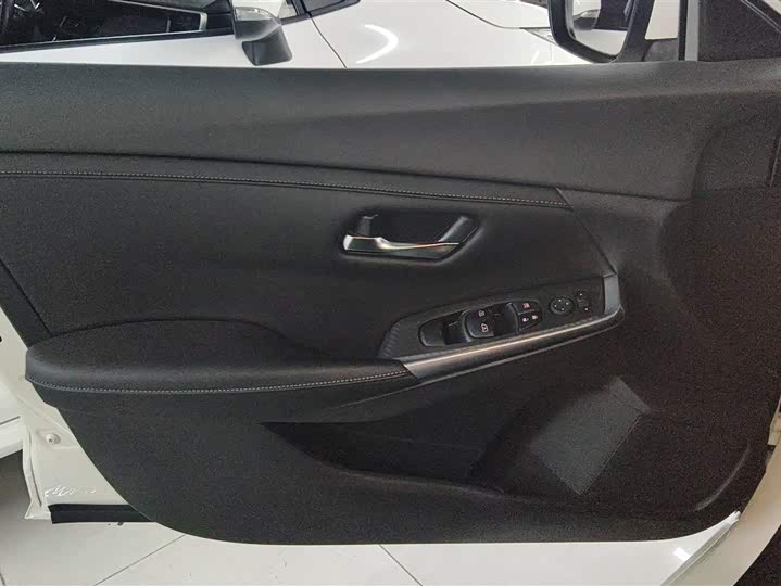 Фото 7 - Nissan Sylphy