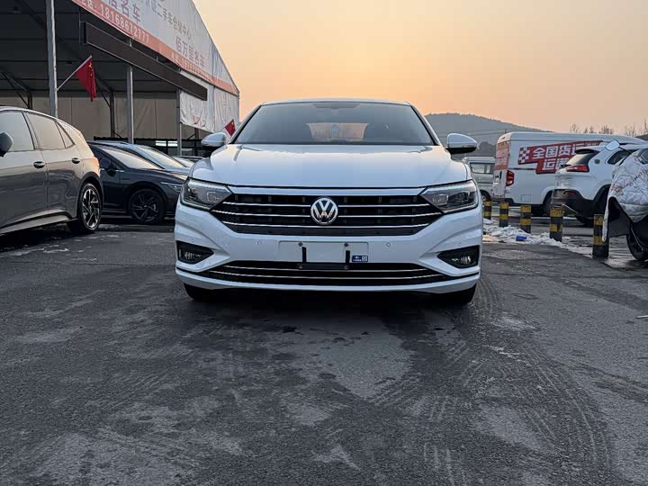 Фото 1 - Volkswagen Sagitar L