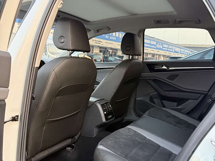 Фото 5 - Volkswagen Sagitar L