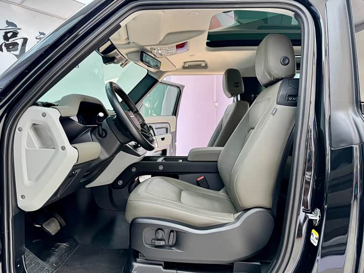 Фото 7 - Land Rover Defender