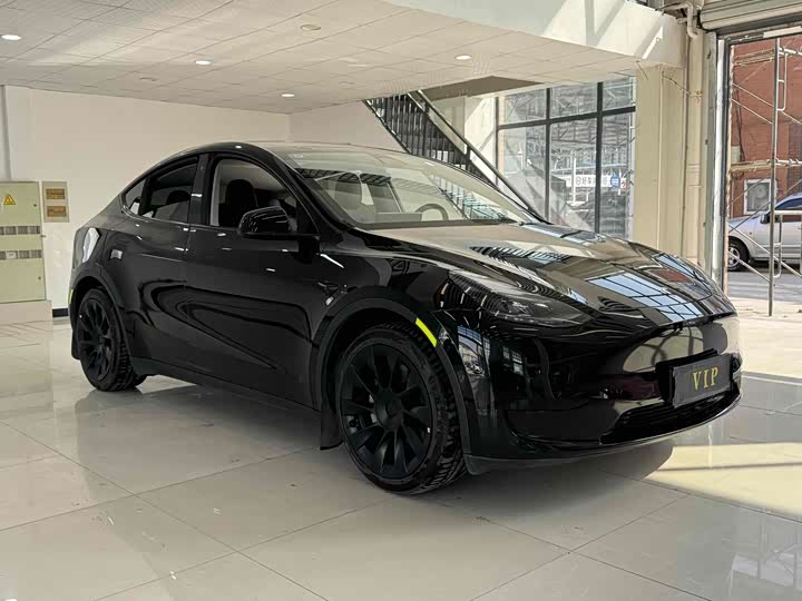 Фото 3 - Tesla Model Y