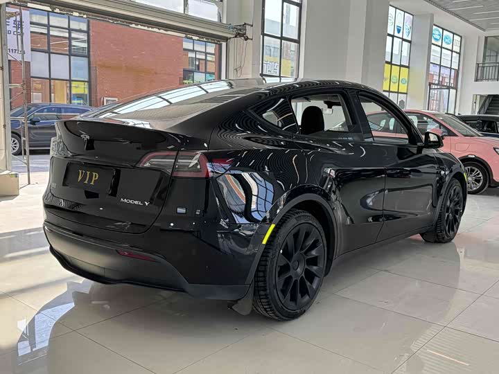 Фото 9 - Tesla Model Y