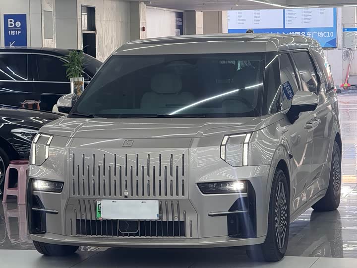 Фото 1 - Zeekr 009