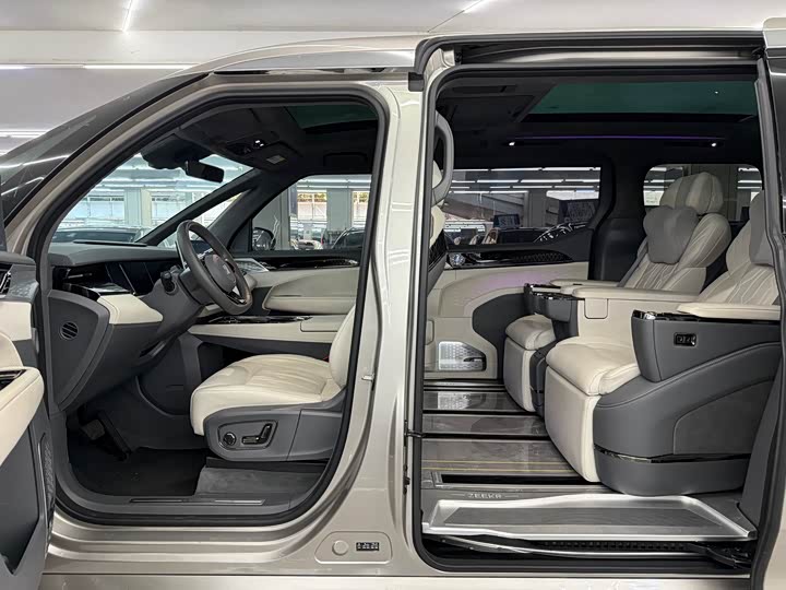 Фото 7 - Zeekr 009